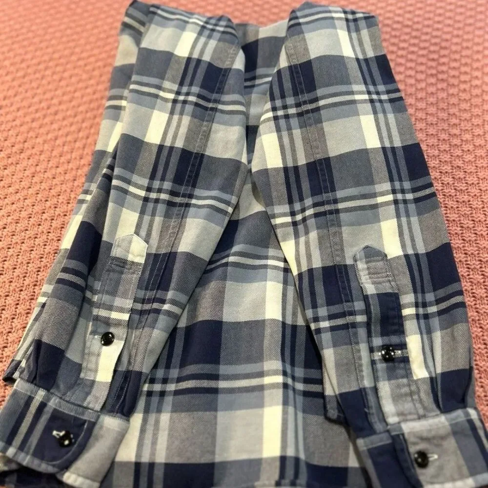 J Crew 100% cotton men's shirt flannel Button Size M . Blue and gray .